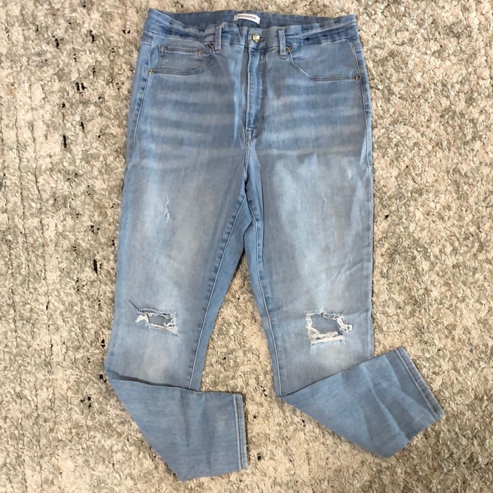 Good American Good Waist Crop Light-wash Distressed Jean